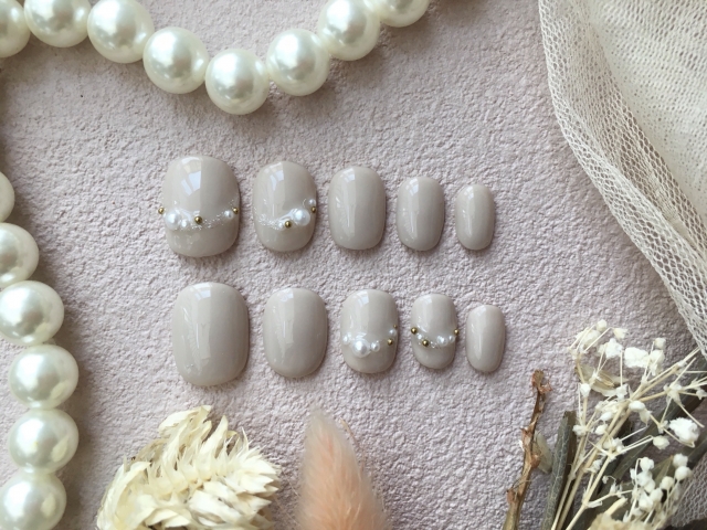 グレージュネイル